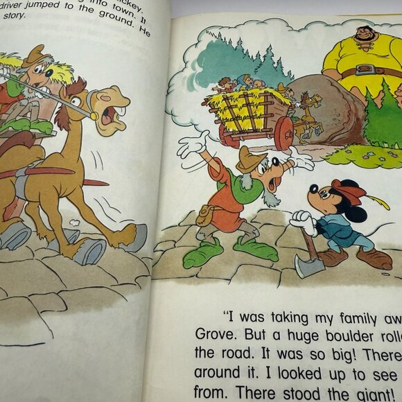 Vintage Mickey Meets the Giant Walt Disney Fun-To-Read Library Volume 1 - 1986 - Picture 5 of 5